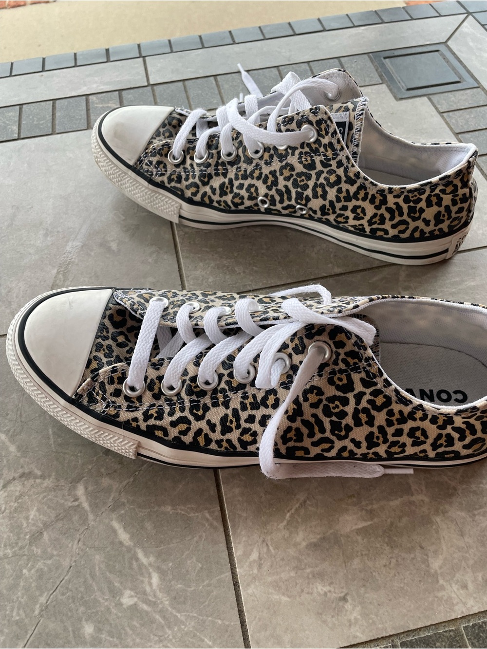 Leopard Converse. EUC Size 10. - Picture 4 of 9